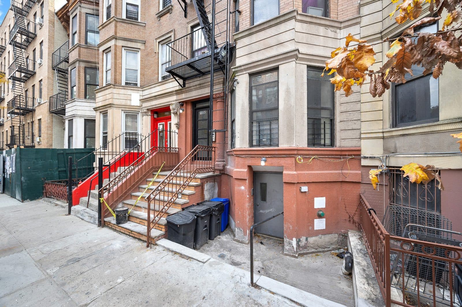 1550 Bryant Avenue — photo 3
